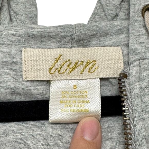Torn Sleeveless Full Zip Hooded Gray Comfort Vest Jacket Womens Small - Picture 2 of 6